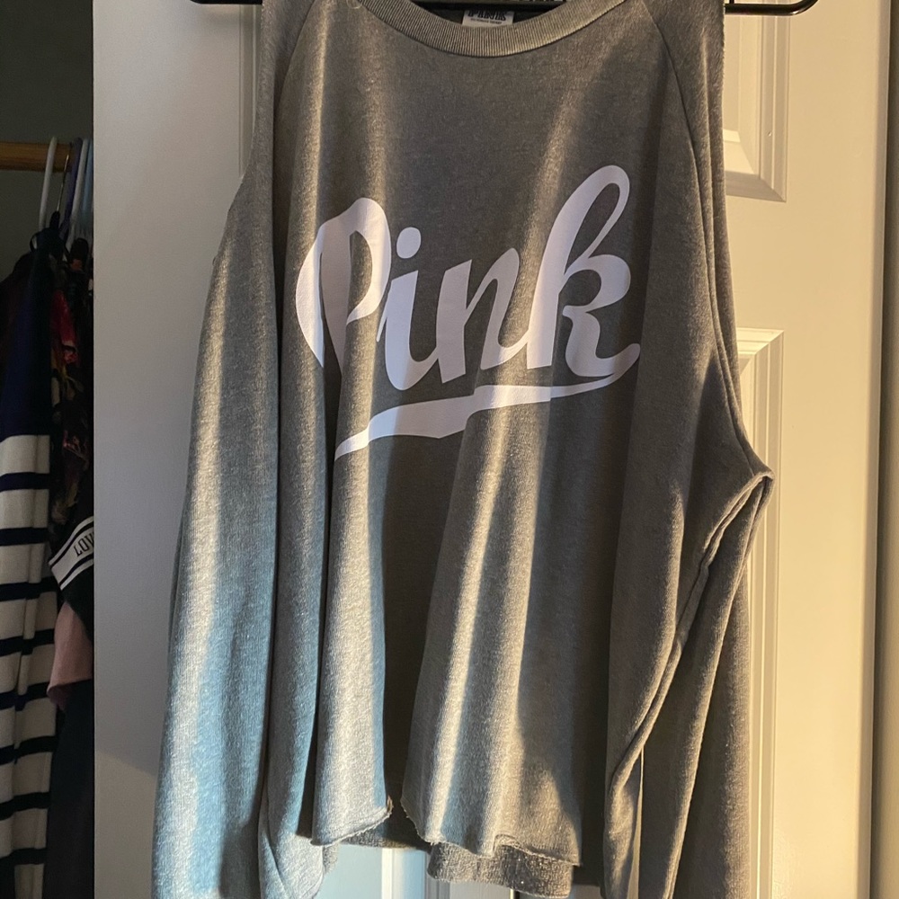 Cut out shoulder grey sweater